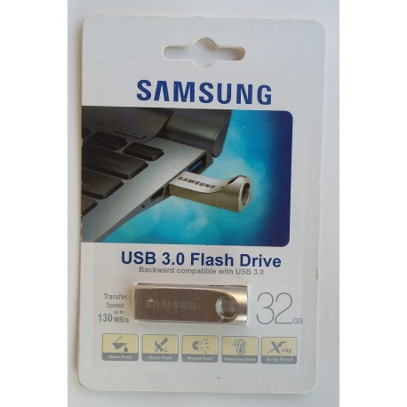 SAMSUNG 32 GB USB Flash Drive